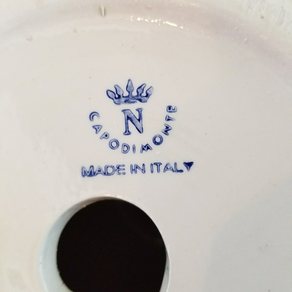 ❤EUC❤ CAPODIMONTE LARGE BASKET - Picture 2 of 16